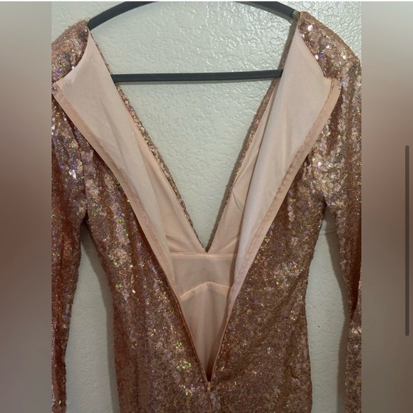 Party Dress Shimmer Rose Gold Sequin Deep V Cut with bra shelf zipper back small - Picture 4 of 9